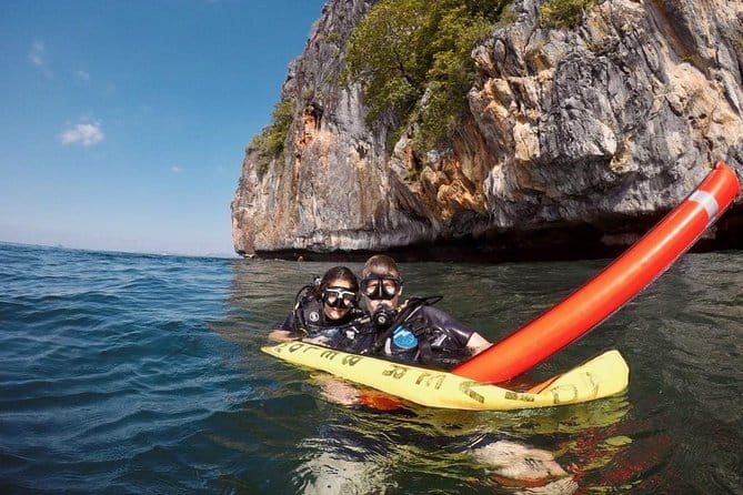 Scuba Diving Refresher(3 dives) - Practical Considerations and Booking Tips