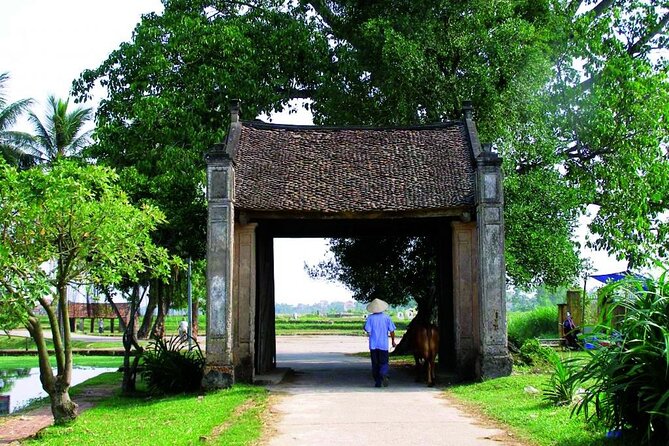 Duong Lam Ancient Village and Local Life Private Day Tour - Key Points