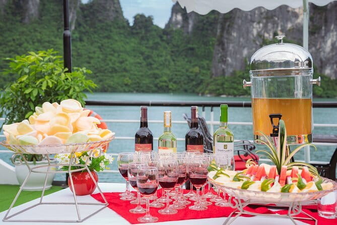 Halong Apollo Cruise with Jacuzzi Day Trip And Buffet Lunch - Exploring the Itinerary in Detail