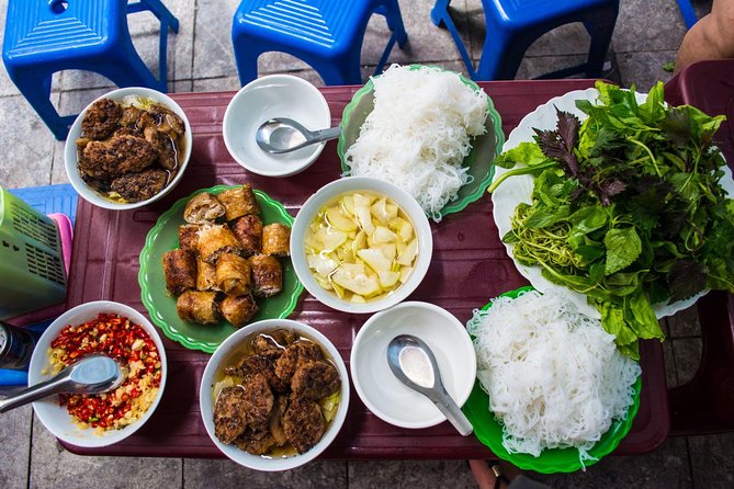 Hanoi Walking Foodie Tour by night - The Food Experience