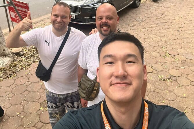 Small-group Hanoi Highlights Weekend Walking Tour - Exploring Hanoi with a Personal Touch