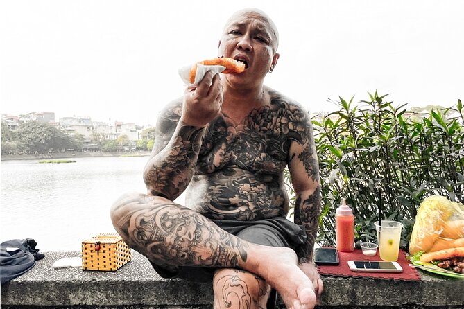 Hanoi Street Photography with a Pro  Phone & Camera - Who Is It Best For?