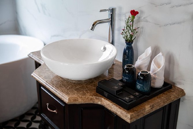 Doris Cruise 5 star cruise 3 days visiting Halong - Lan Ha Bay - Day 1: First Glimpse of Lan Ha Bay