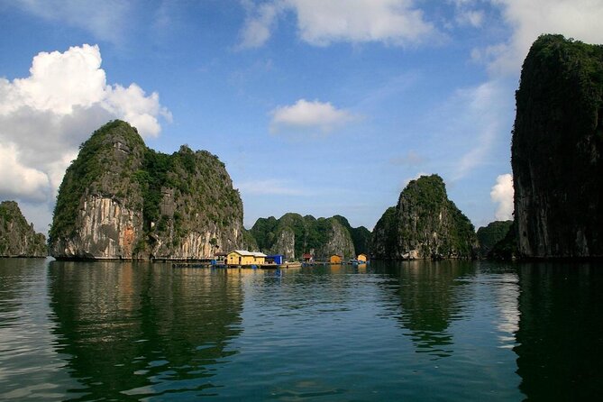 Doris Cruise 5 star cruise 3 days visiting Halong - Lan Ha Bay - Key Points