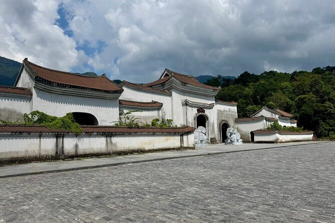 Hanoi: Spiritual Exploration of Yen Tu Mountain Private Tour - Reaching the Summit: Dong Pagoda