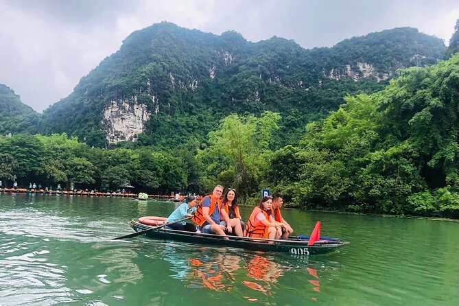 Hanoi: Deluxe Day Trip explore Bai Dinh Pagoda, Trang An Grottoes - Exploring the Itinerary