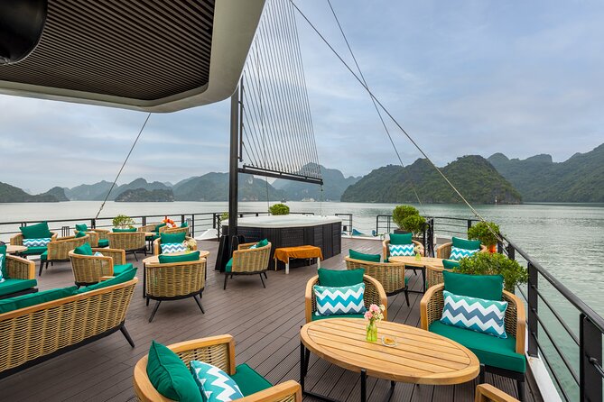 The Halong Catamaran Cruise in Halong Bay & Lan Ha Bay - What to Expect on the Cruise