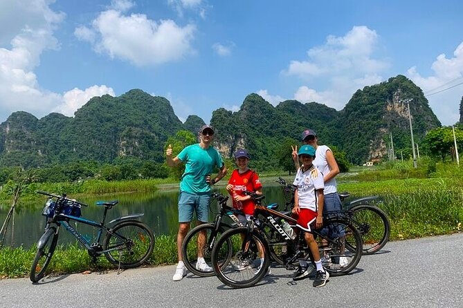 Luxury Private Tour From Hanoi: Local Family, Tam Coc & Hoa Lu - Key Points