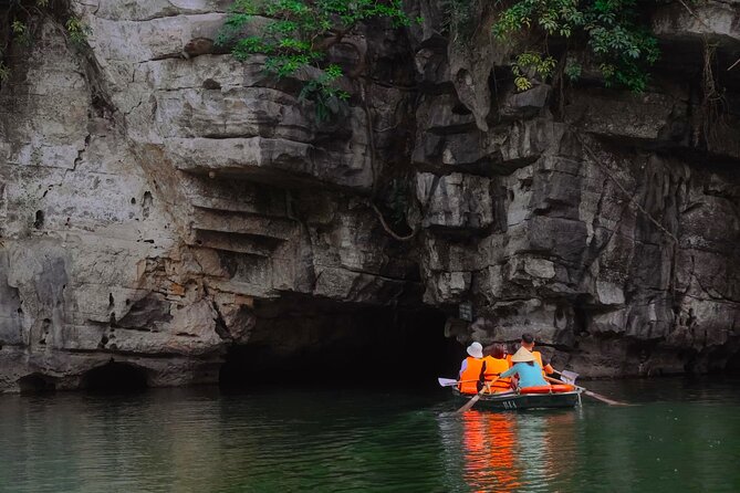 Hanoi: Private Luxury Tour Discover Mua Caves, Trang An & Hoa Lu - FAQs
