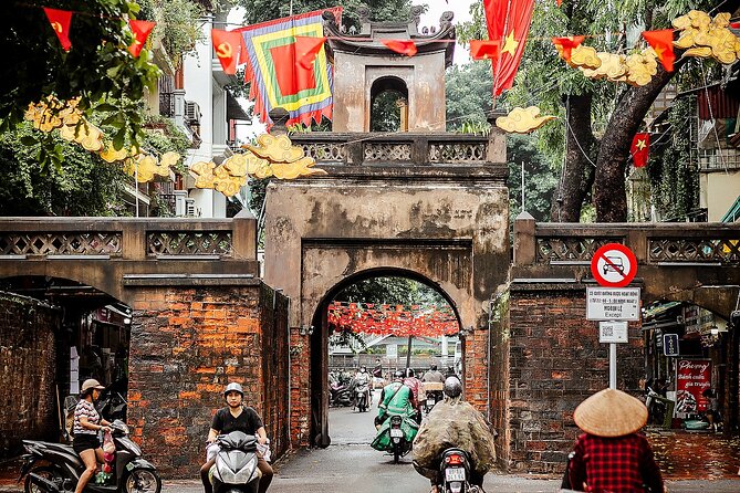 Hungry Hanoi Food Tour with 15+ Tastings - Authenticity & Food Quality