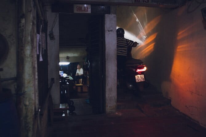 Hanoi Street Photography in a Vintage Community - Exploring Hanoi’s Vintage Neighborhoods Through Your Lens