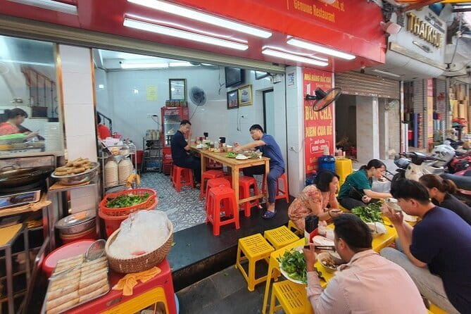 Hanoi Famous Michelin Guided Street Food Tour - Key Points