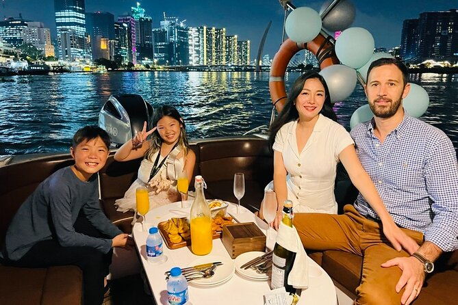 VIP Tour in Saigon By Night by SpeedBoat - Practical Aspects & What to Expect