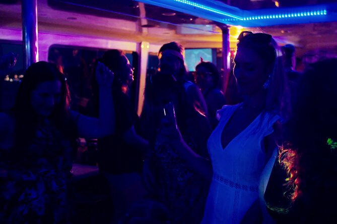 Retro (80s) party cruise on Sydney Harbour - An In-Depth Look at the Retro Party Cruise on Sydney Harbour