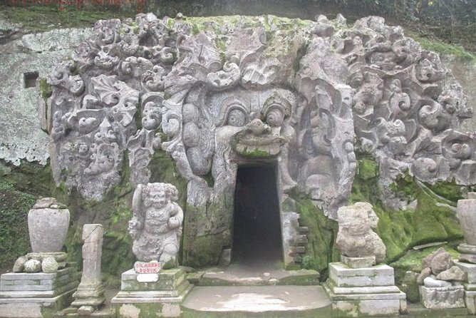 Bali Traditional Dance, Waterfall and Hindu temple with lunch - Key Points