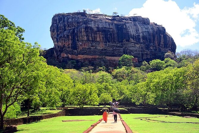Sigiriya Rock and Dambulla Cave Temple Day Trip from Kalutara - Key Points