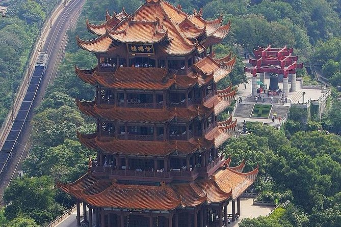4 hours Walking tour to Wuhan Yellow crane tower and Donghu lake with boat trip - Who Would Benefit Most from This Tour?