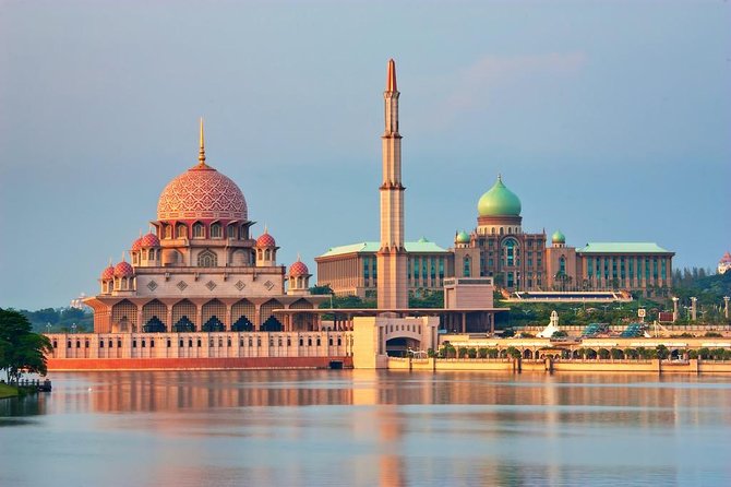 Malacca City To Kuala Lumpur City EN-ROUTE Putrajaya City Tour - Key Points