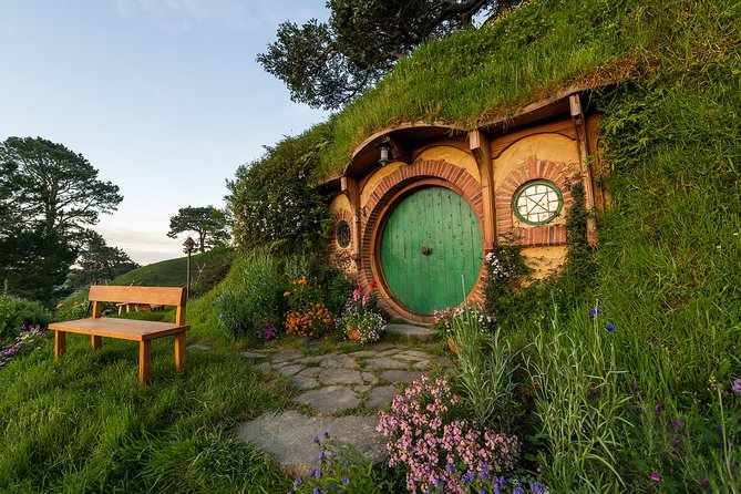 Private Tour: Hobbiton Movie Set & Hamilton Gardens Experience - Key Points