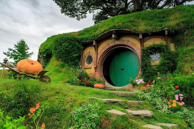 Auckland : Hobbiton & Te puia & red wood forest Private Tour - FAQ
