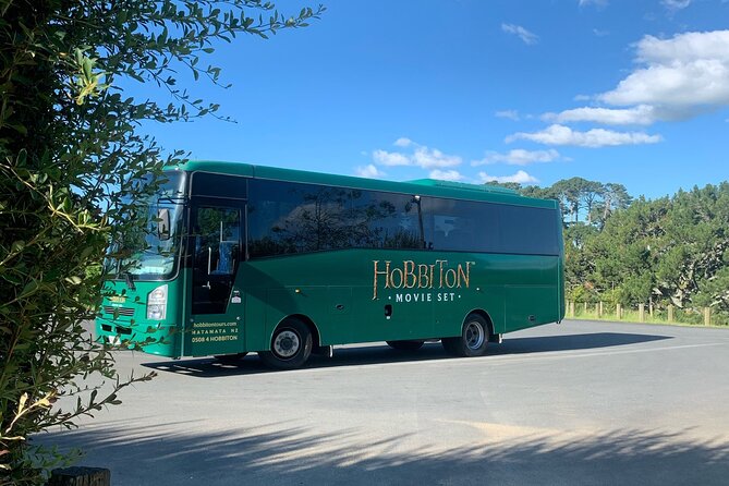 Private Tour from Auckland Hobbiton Rotorua and Wai-O-Tapu - Quirky Tirau and the Charm of Rural NZ