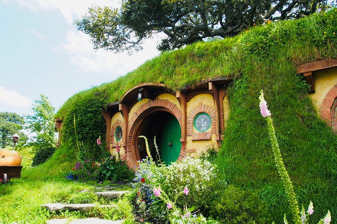 Hobbiton Movie Set Guided Tour - Transport and Group Size: Why It Matters