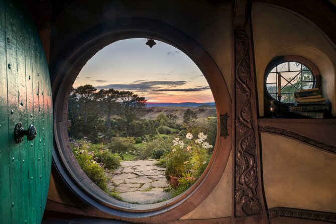 Hobbiton Day Tour from Rotorua with lunch at Hobbiton - Key Points