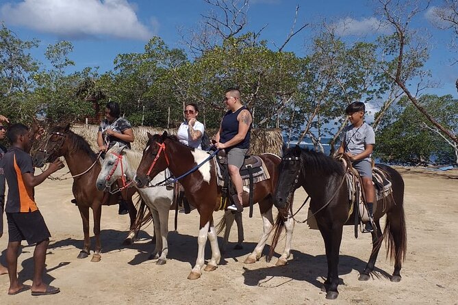 Roatan Horseback Riding and private beach daypass at bredy's key - FAQ