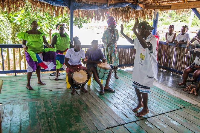 Discover Roatan - Visiting the different cultural villages of Roatan! - Key Points