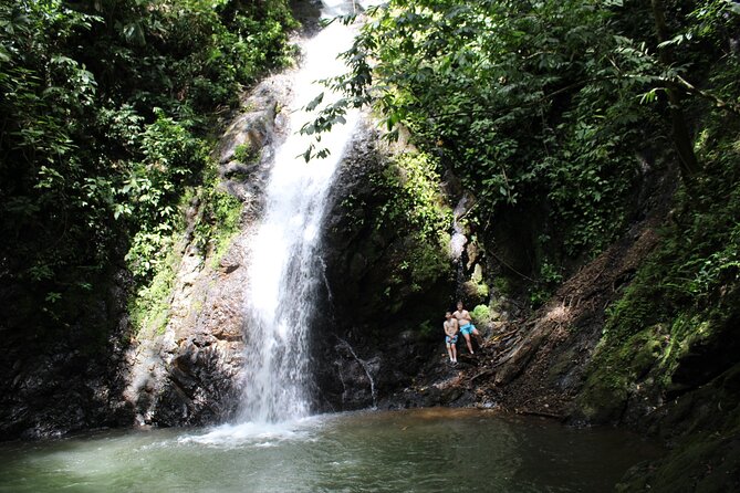 Hike 10 Waterfalls in Jacó - Exploring the Waterfalls of Jacó: An Authentic Jungle Adventure
