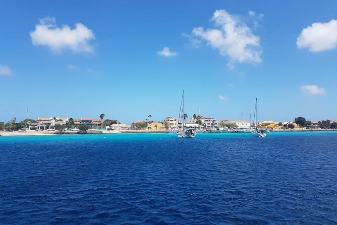 Yacht tour with local guide & snorkeling activities - FAQ