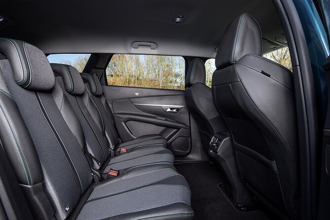 Arrival Private Transfer Pointe a Pitre Airport PTP to Pointe a Pitre by SUV - Who Should Consider This Transfer?