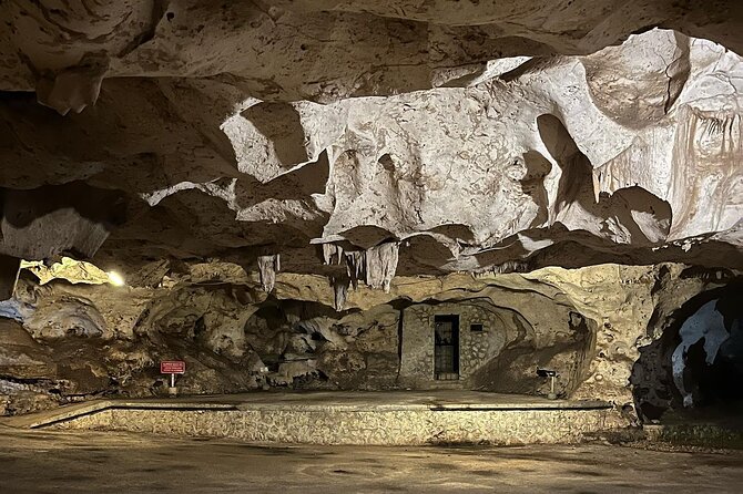 Explore the Enchanting Mysteries of Green Grotto Cave - The Experience at a Glance