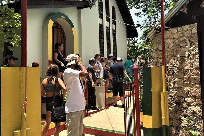 Nine Mile and Dunn's River Falls Day Trip from Montego Bay & Grand Palladium - FAQ