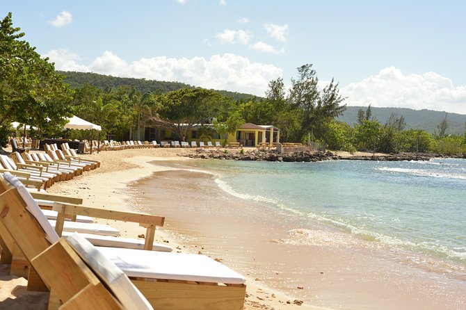 Montego Bay: Bamboo Beach Club VIP Access with Lunch & Cocktails - Key Points