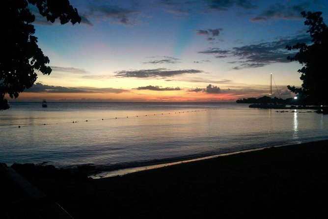 Ricks Cafe + Shopping - A Detailed Look at Ricks Cafe + Shopping Tour