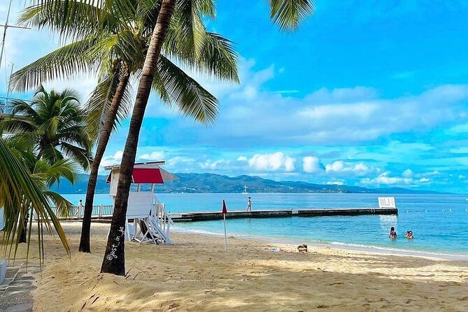 Doctors Cave Beach and Shopping with Transportation in Montego Bay - A Closer Look at the Tour Experience