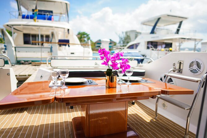 4-Hours Private Luxurious Yacht Snorkelling and Paddle Surf - Dining and Refreshments