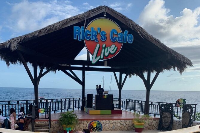 7 Mile Beach and Rick's Cafe in Negril from Montego Bay Private Tour - Experience the Best of Negril: Ricks Cafe and 7-Mile Beach from Montego Bay