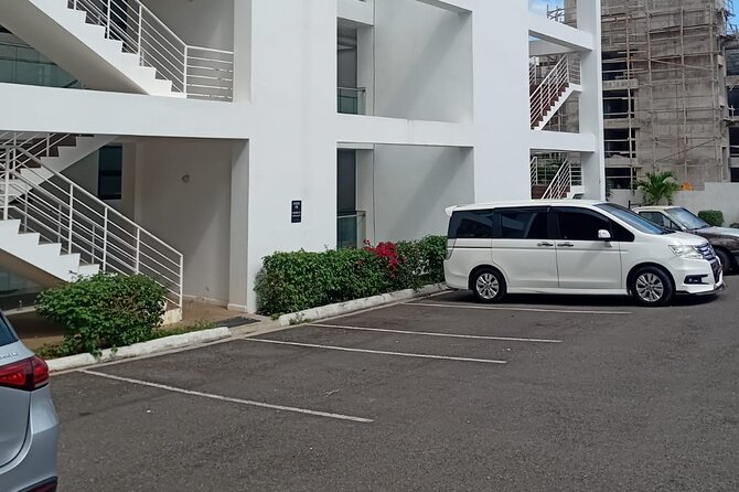 Affordable Airport Roundtrip Transfers To Montego Bay hotels only - Key Points