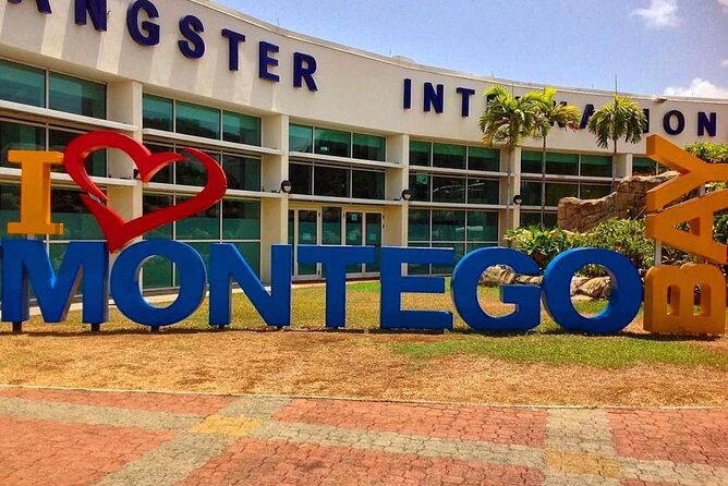 Airport Transfer to Riu Aquarelle ,Excellence Oyster Bay,Royalton - A Close Look at the Airport Transfer Experience