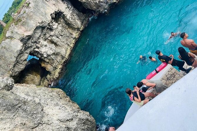 Beautiful Sunset Tour at the Rick's Cafe in Negril - Key Points