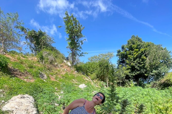 Beautiful Sunset Tour at the Rick's Cafe in Negril - Guides and Service