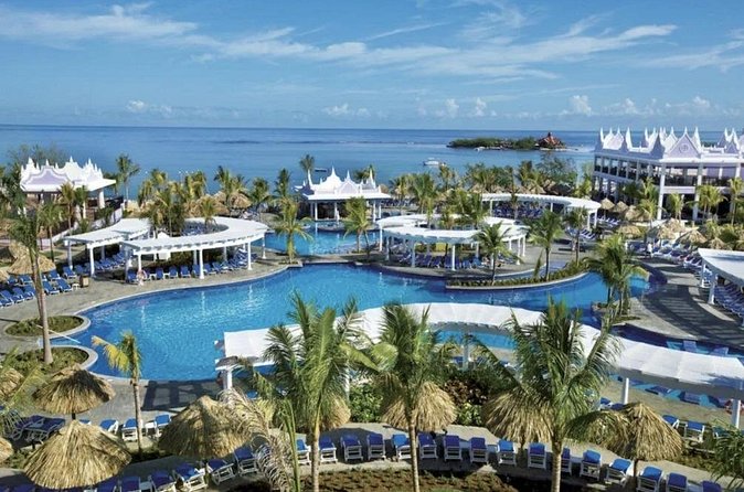 Montego Bay Airport Transfer to Hotels in Montego Bay or Falmouth - Who Should Consider This Service?