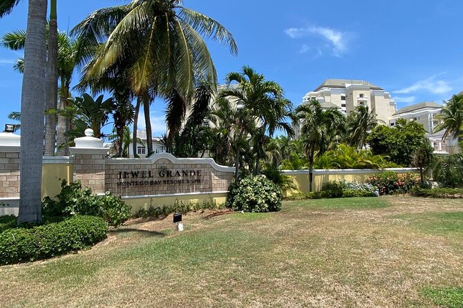 Airport Pickup and Drop off to any Hotel, Airbnb in Montego Bay - A Practical Look at the Airport Transfer in Montego Bay