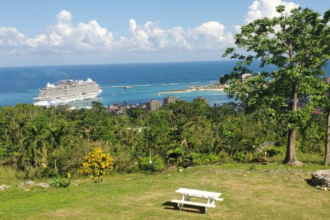 Blue Hole Adventure Escape from Montego Bay - Key Points