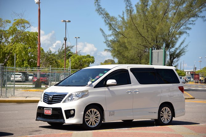 Ocho Rios Hotels Transfer Between Montego Bay Airport (MBJ) - Starting Point: Your Smooth Arrival or Departure in Jamaica