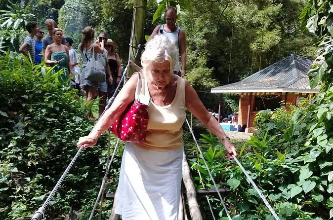 Dark View Falls and Beach Tour with Detention Tours - FAQs