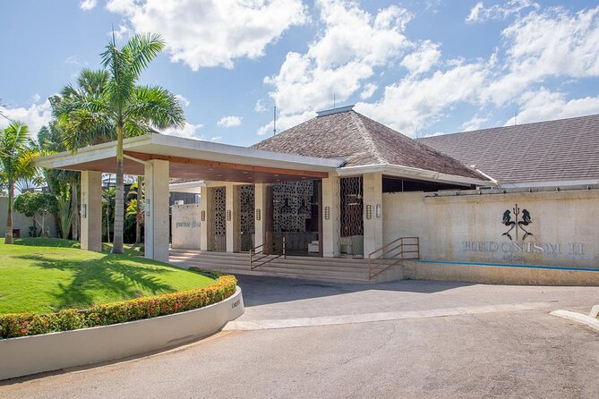 Private Transfer between Hedonism ll Resort and Airport - A Deep Dive into the Private Transfer Experience