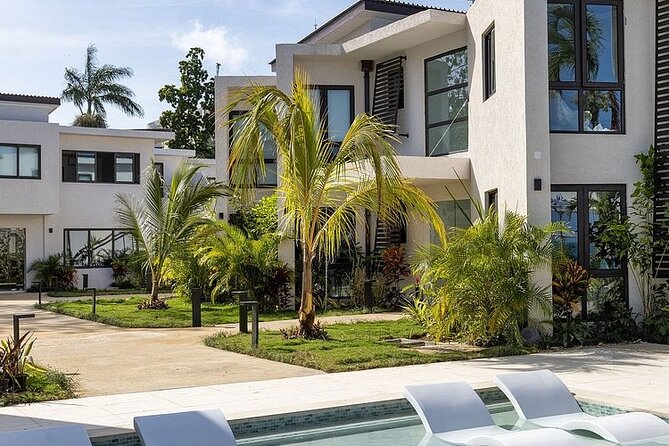 Sangster International Airport to Negril Footprintson Transfer - In-Depth Review of the Sangster to Negril Transfer Experience